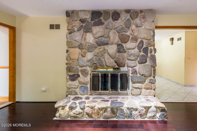 9 Jill Drive, Holmdel, NJ 07733