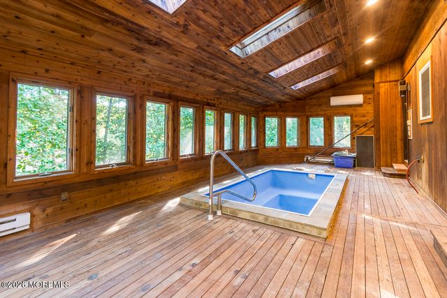 9 Jill Drive, Holmdel, NJ 07733