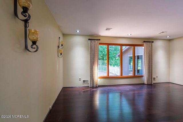9 Jill Drive, Holmdel, NJ 07733