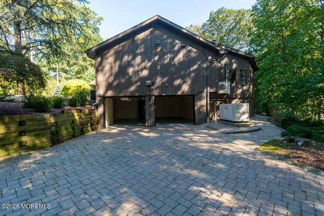 9 Jill Drive, Holmdel, NJ 07733