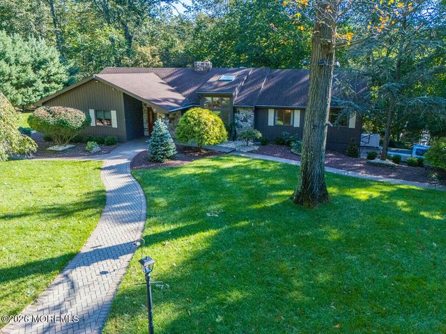 9 Jill Drive, Holmdel, NJ 07733