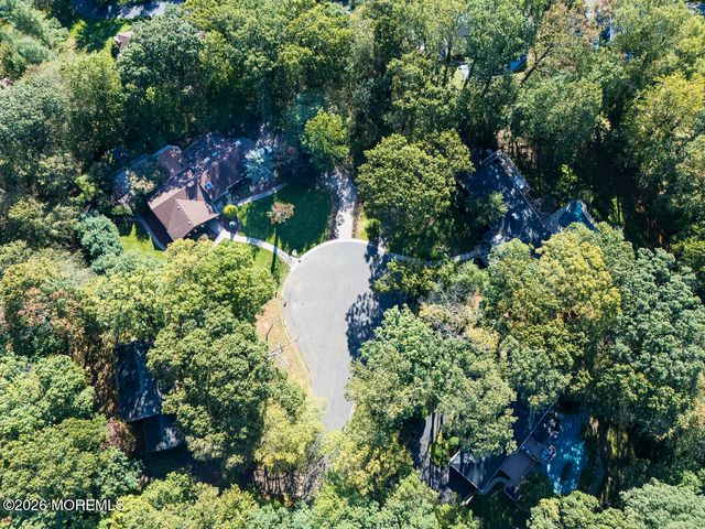 9 Jill Drive, Holmdel, NJ 07733