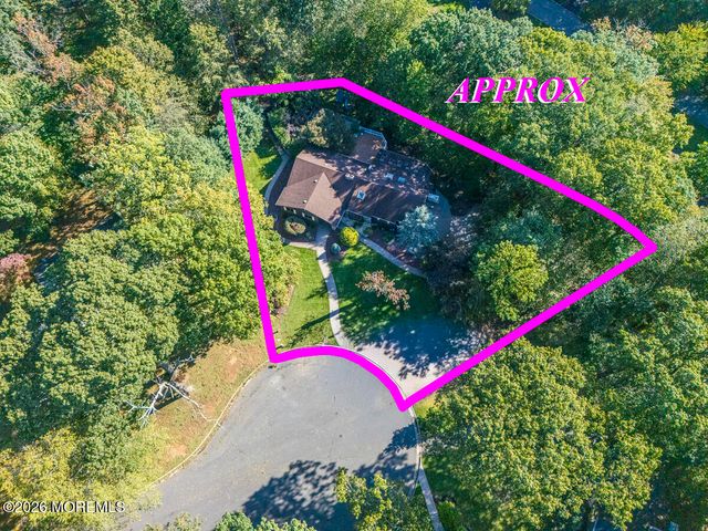 9 Jill Drive, Holmdel, NJ 07733