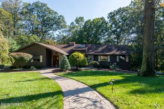 9 Jill Drive, Holmdel, NJ 07733