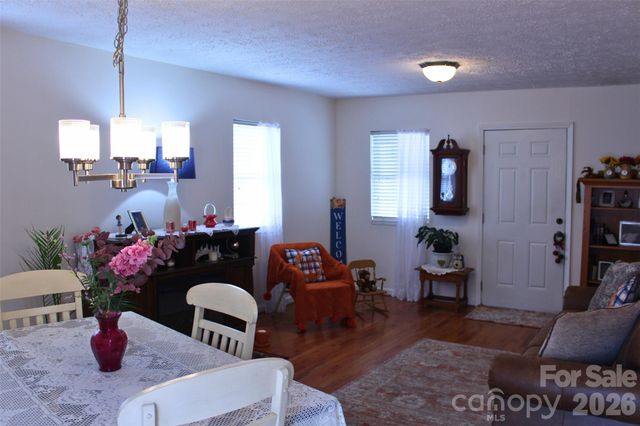 625 Milton Avenue SW, Valdese, NC 28690