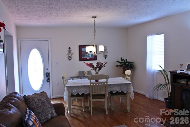 625 Milton Avenue SW, Valdese, NC 28690