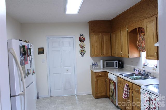 625 Milton Avenue SW, Valdese, NC 28690