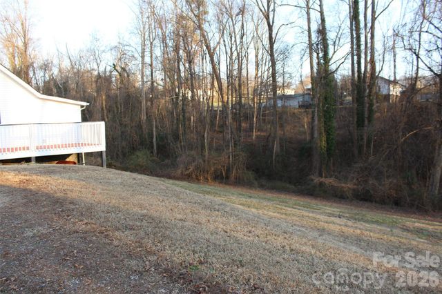 625 Milton Avenue SW, Valdese, NC 28690