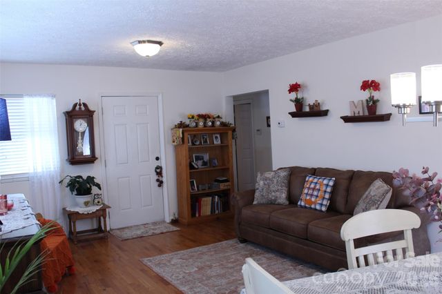 625 Milton Avenue SW, Valdese, NC 28690