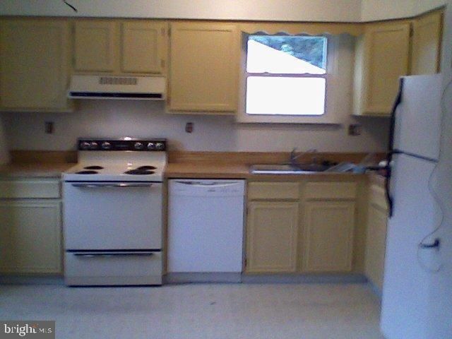 26 DEEDRE LN, Glassboro, NJ 08028