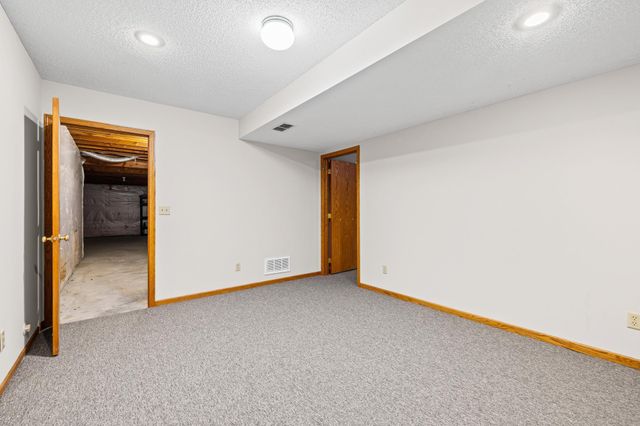 10013 170th Street W, Lakeville, MN 55044