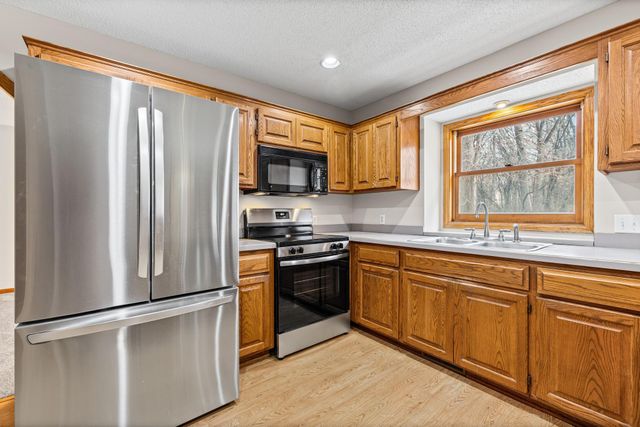 10013 170th Street W, Lakeville, MN 55044