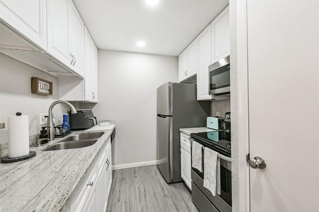 2121 Hepburn Street 612, Houston, TX 77054