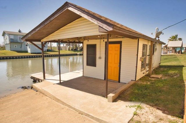 803 County Road 202, Sargent, TX 77414