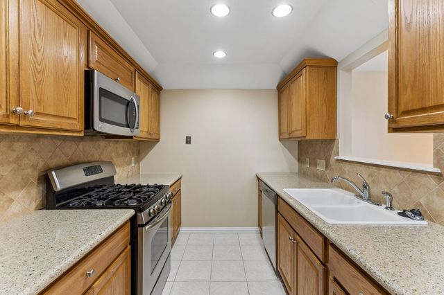 8340 Fathom CIR 103, Austin, TX 78750