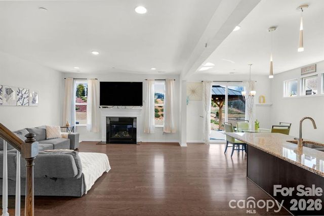 930 Parkland Place NW, Concord, NC 28027
