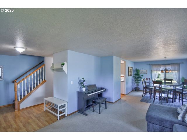 126 WESTMINSTER Dr, Kelso, WA 98626