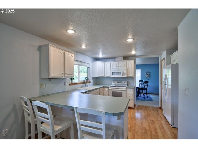 126 WESTMINSTER Dr, Kelso, WA 98626