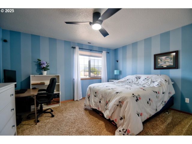 126 WESTMINSTER Dr, Kelso, WA 98626