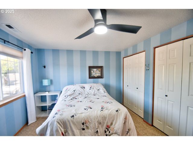 126 WESTMINSTER Dr, Kelso, WA 98626