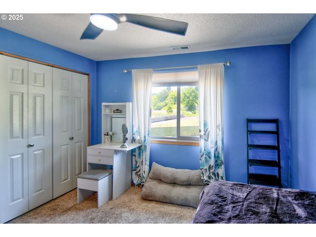 126 WESTMINSTER Dr, Kelso, WA 98626