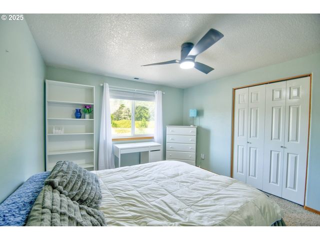 126 WESTMINSTER Dr, Kelso, WA 98626