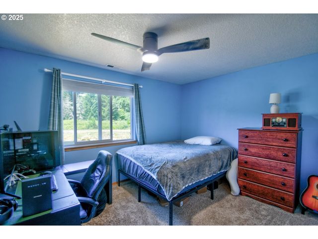 126 WESTMINSTER Dr, Kelso, WA 98626