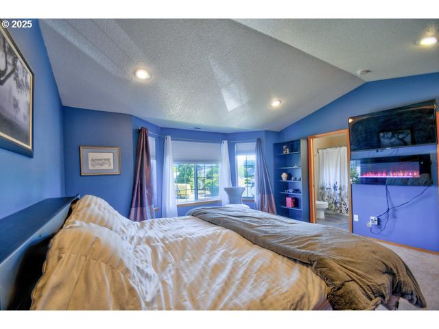 126 WESTMINSTER Dr, Kelso, WA 98626