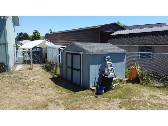 126 WESTMINSTER Dr, Kelso, WA 98626