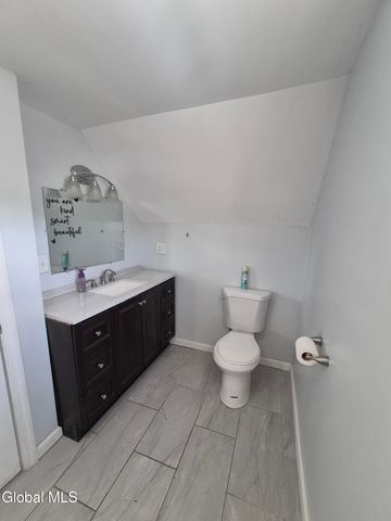 8 Green Street, Mayfield, NY 12117