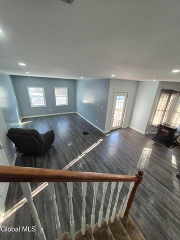 8 Green Street, Mayfield, NY 12117