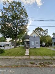 8 Green Street, Mayfield, NY 12117