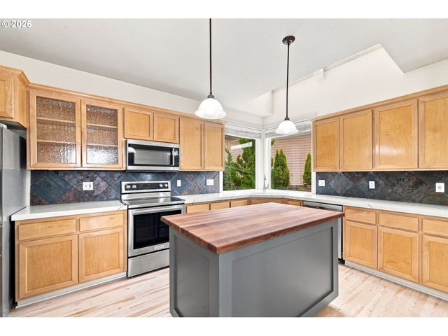 3324 BENTLEY Ave, Eugene, OR 97405
