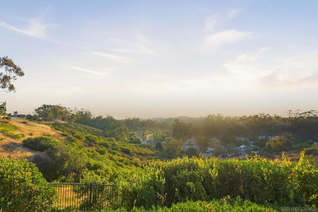 12686 Fairbrook, San Diego, CA 92131