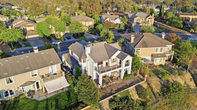 12686 Fairbrook, San Diego, CA 92131