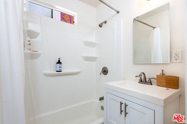 13013 Venice Boulevard, Los Angeles, CA 90066