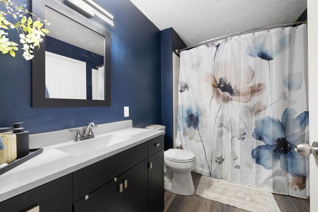 2608 Crescent Drive, Minot, ND 58703