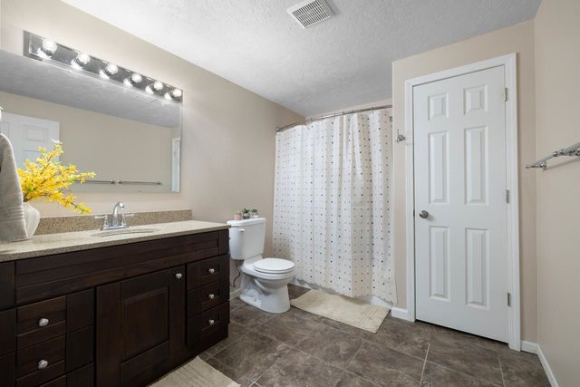 2608 Crescent Drive, Minot, ND 58703