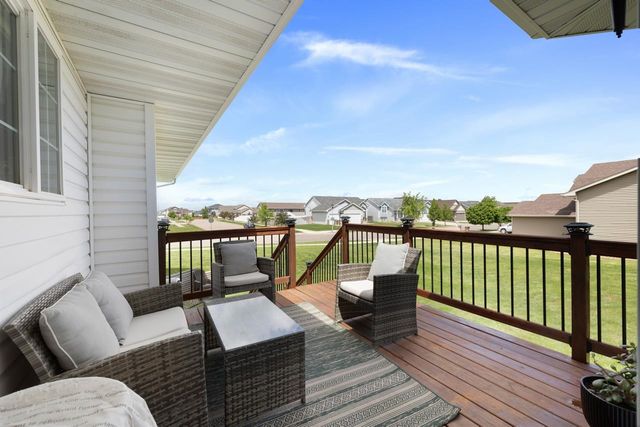 2608 Crescent Drive, Minot, ND 58703