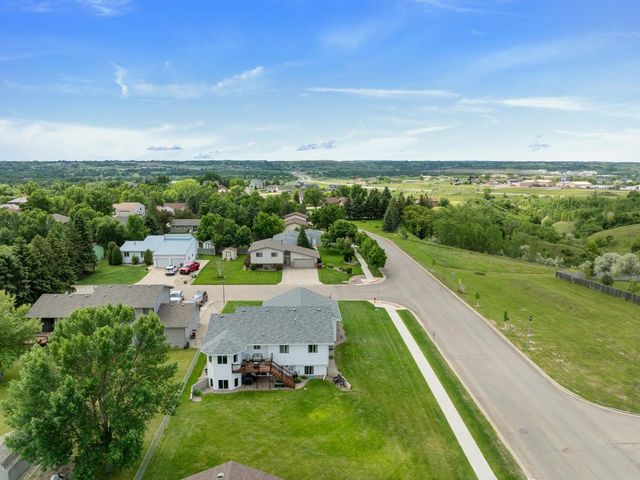 2608 Crescent Drive, Minot, ND 58703