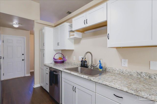 7132 Jennifer Rd, Pensacola, FL 32526