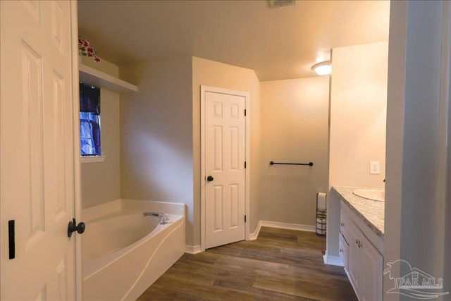 7132 Jennifer Rd, Pensacola, FL 32526