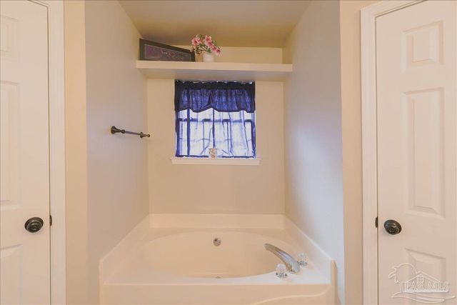 7132 Jennifer Rd, Pensacola, FL 32526