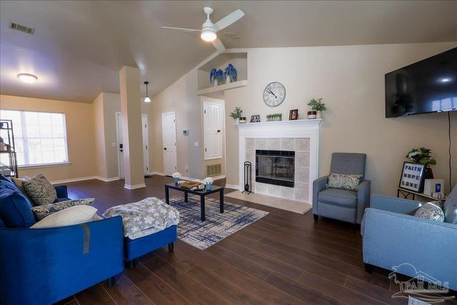 7132 Jennifer Rd, Pensacola, FL 32526