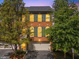 8058 SAMUEL WALLIS ST, Lorton, VA 22079