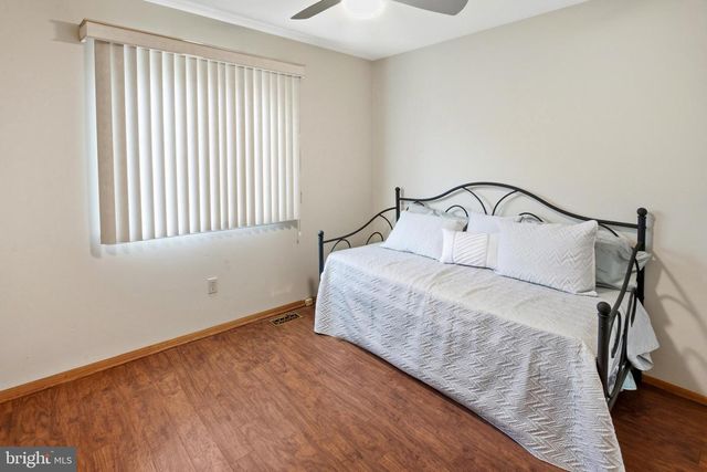 234 E HEDGEROW DR, Swedesboro, NJ 08085