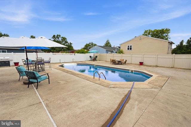 234 E HEDGEROW DR, Swedesboro, NJ 08085