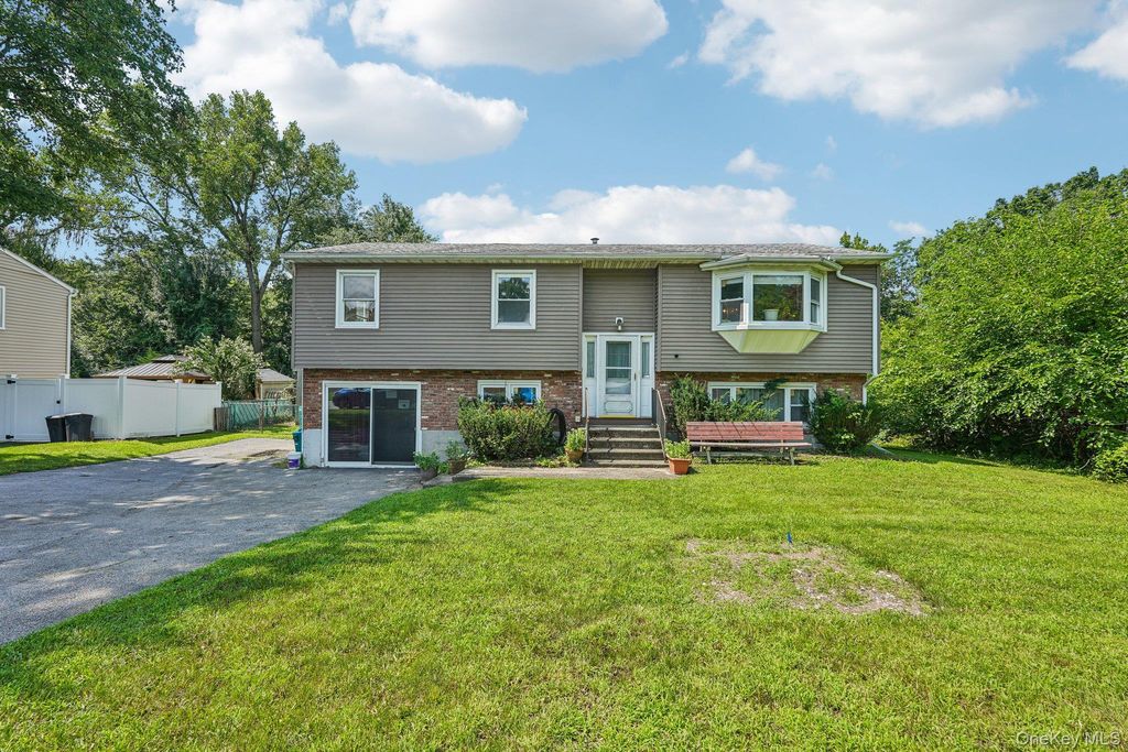 105 Vails Gate Heights Drive, New Windsor, NY 12553 — exterior