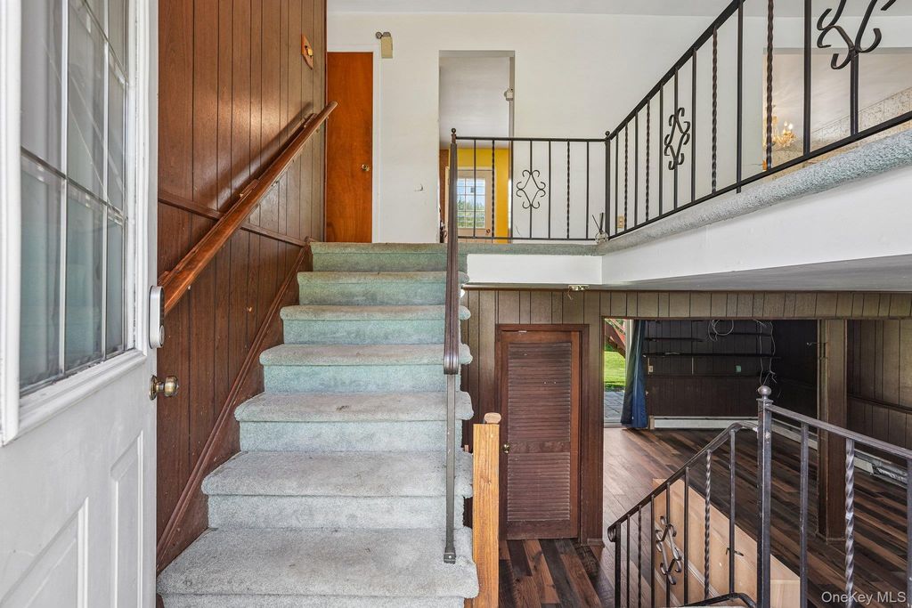 105 Vails Gate Heights Drive, New Windsor, NY 12553 — photo 3