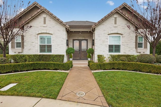 61 Secret Ct, Lodi, CA 95242